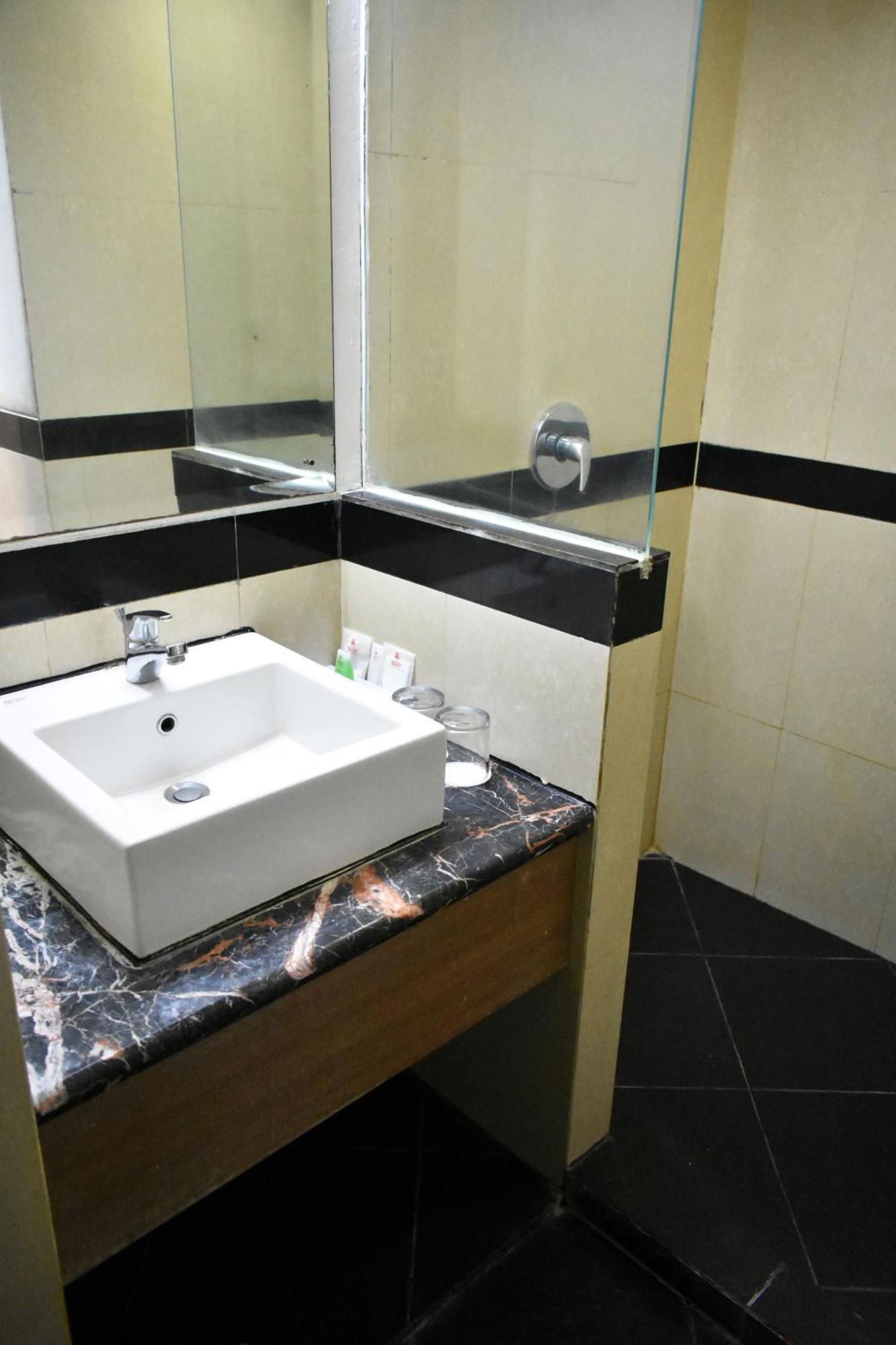 Abadi Hotel Malioboro Yogyakarta By Tritama Hospitality Екстериор снимка