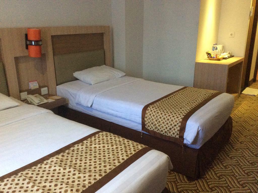 Abadi Hotel Malioboro Yogyakarta By Tritama Hospitality Екстериор снимка